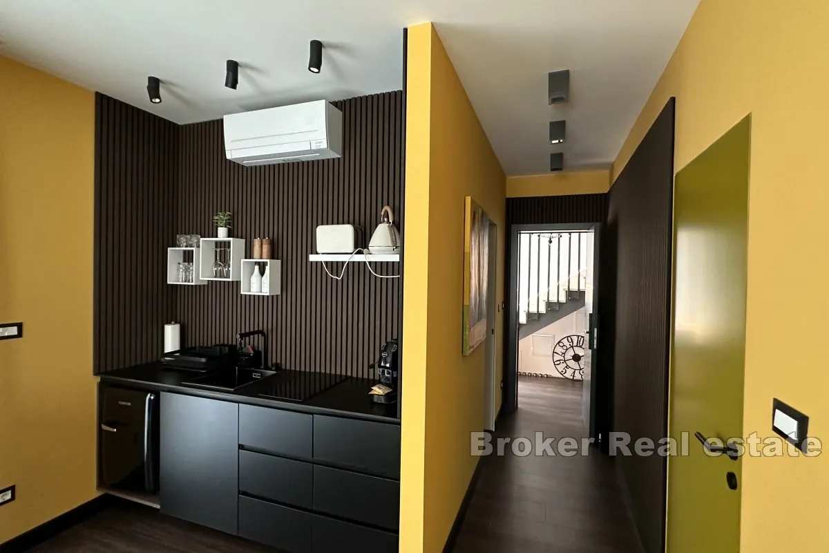 jedinstvena apartmanska vila s pogledom na more - slika 8