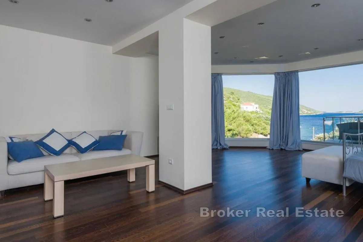 ekskluzivna vila uz more na južnoj obali korčule - slika 17