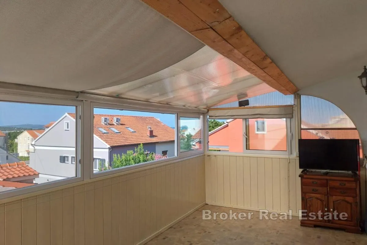 apartmanska kuća u blizini mora - slika 8