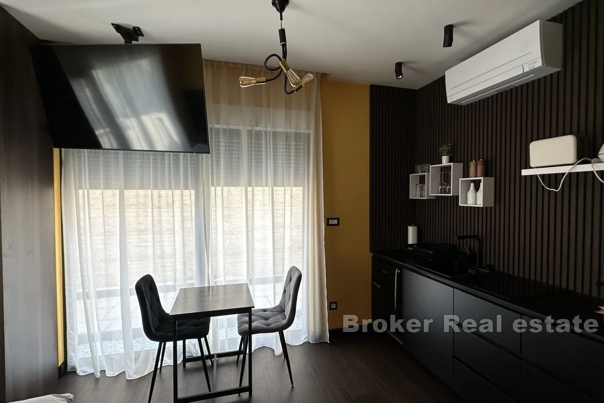 jedinstvena apartmanska vila s pogledom na more - slika 9