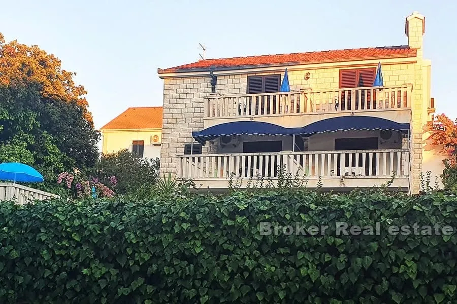 apartmanska kuća blizu mora - slika 19