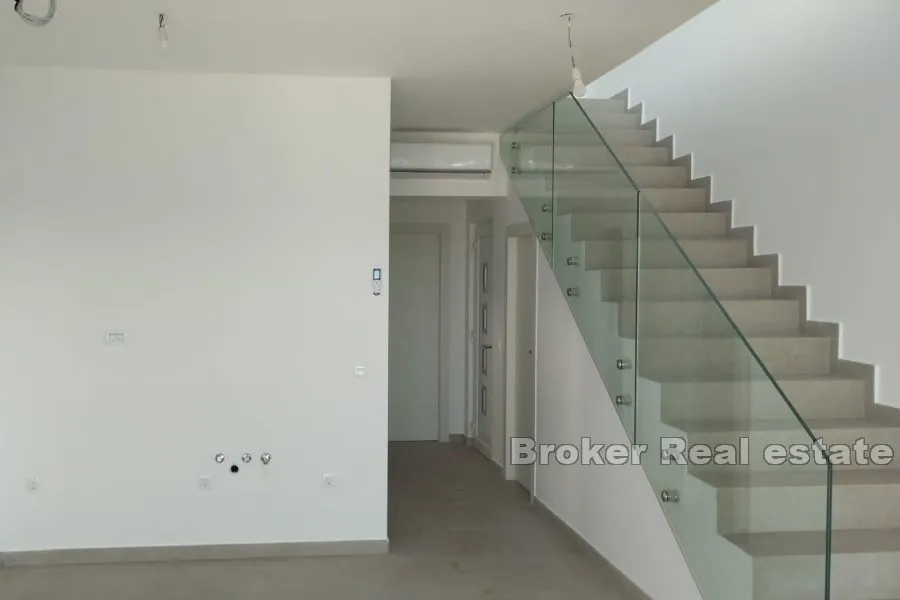 luksuzni penthouse s pogledom na more - slika 2