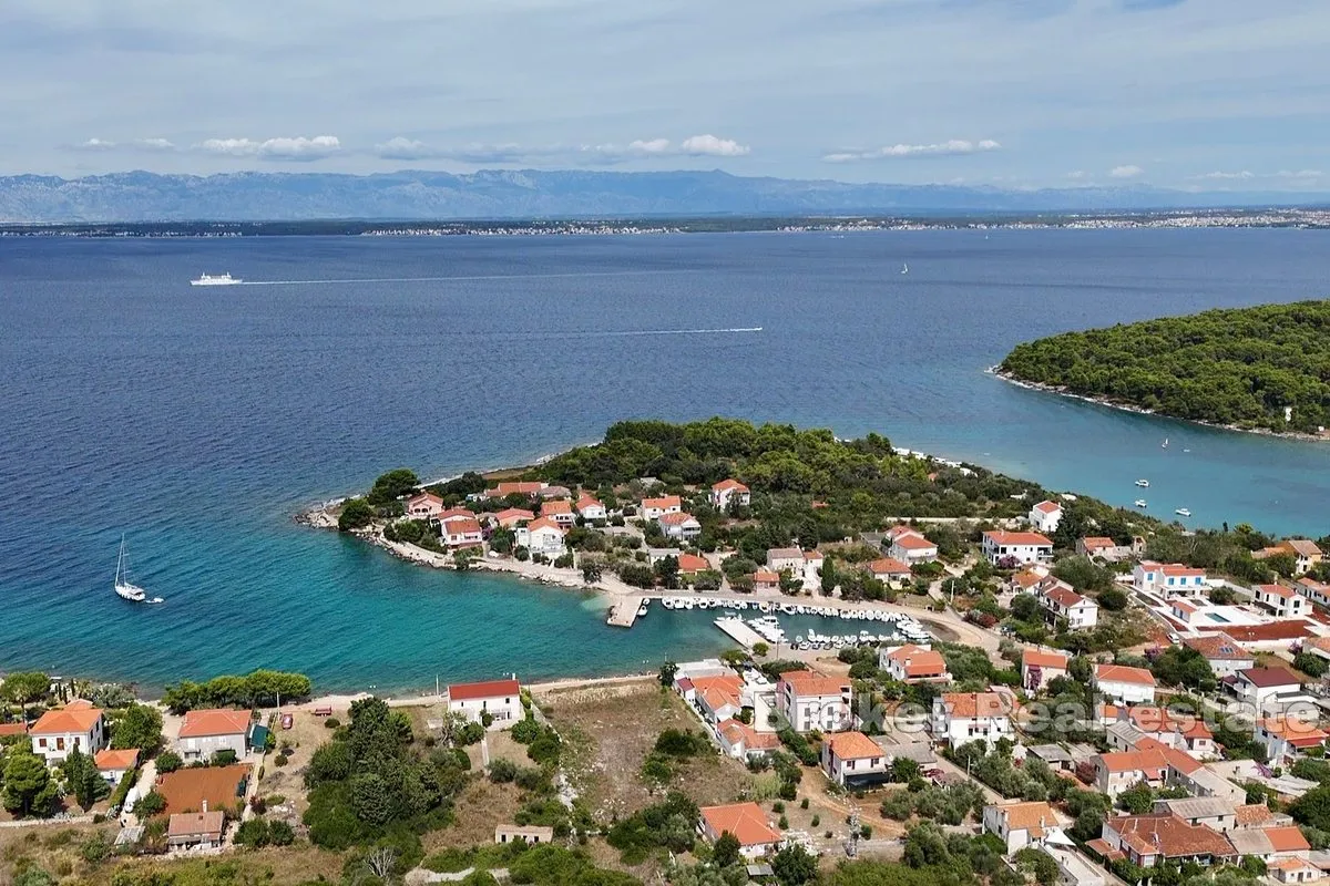 dvije samostojeće kuće s velikom okućnicom - slika 10