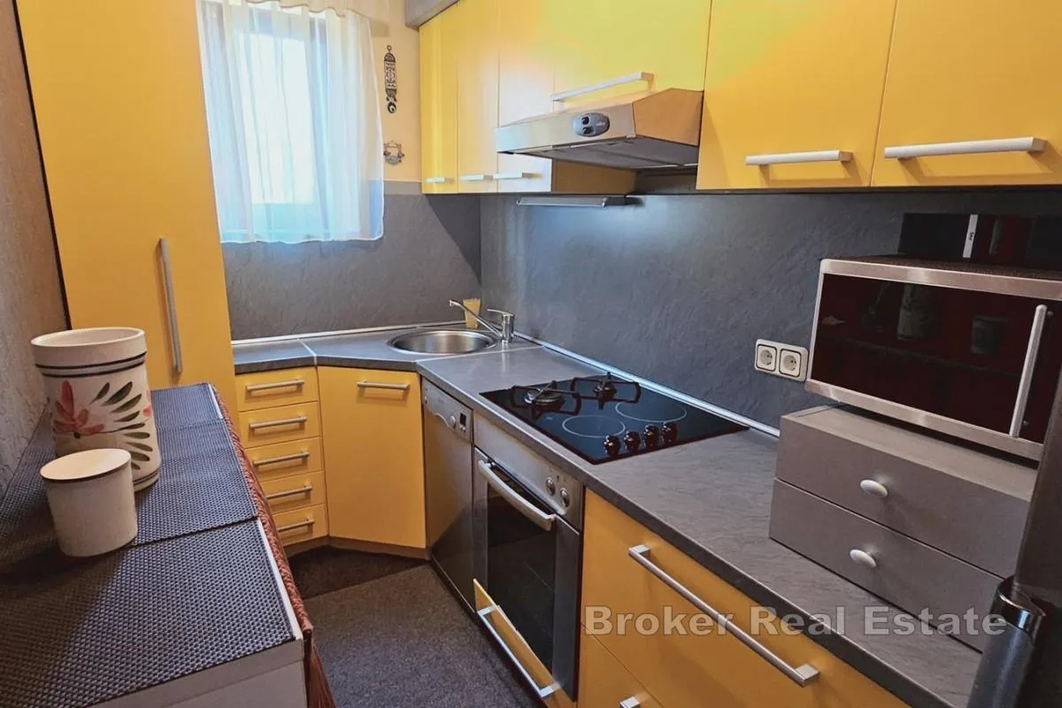 apartman s loggiom i pogledom na more - slika 6