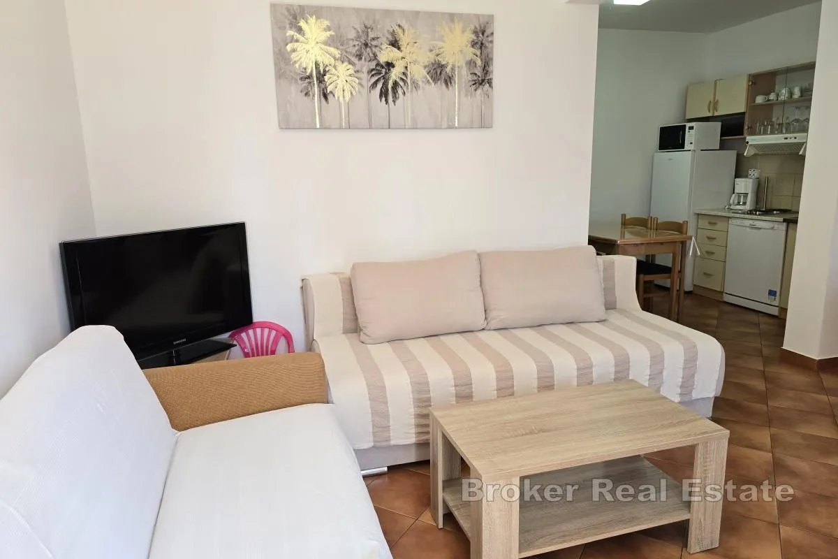 dvosobni apartman s pogledom na more - slika 2