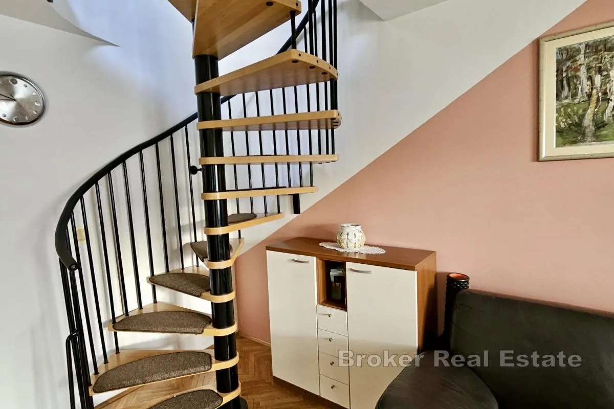 dvoetažni apartman na odličnoj lokaciji - slika 5