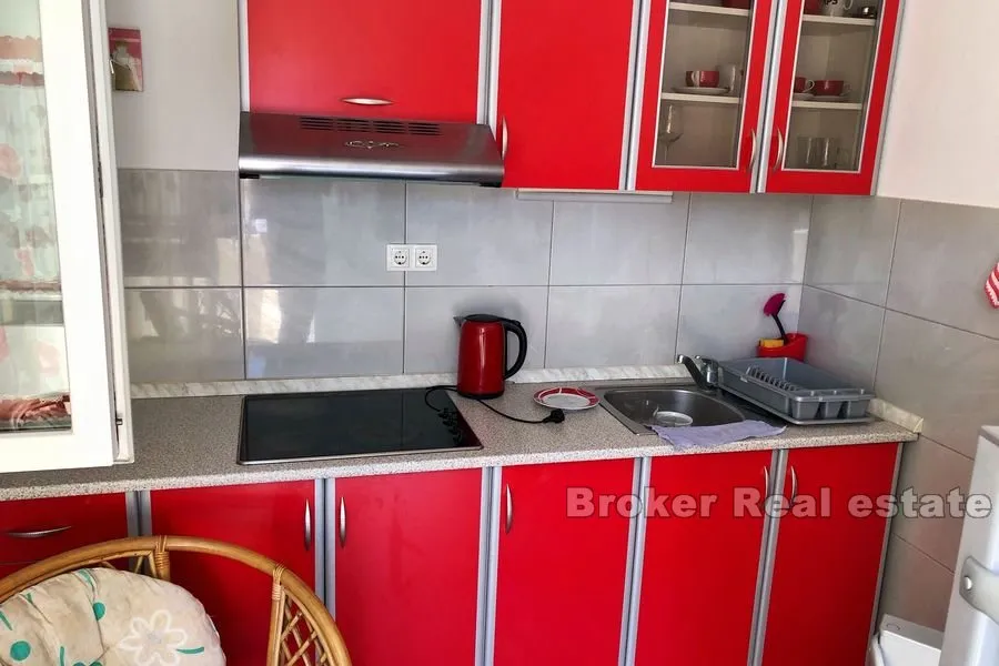 apartmanska kuća, prvi red do mora - slika 14
