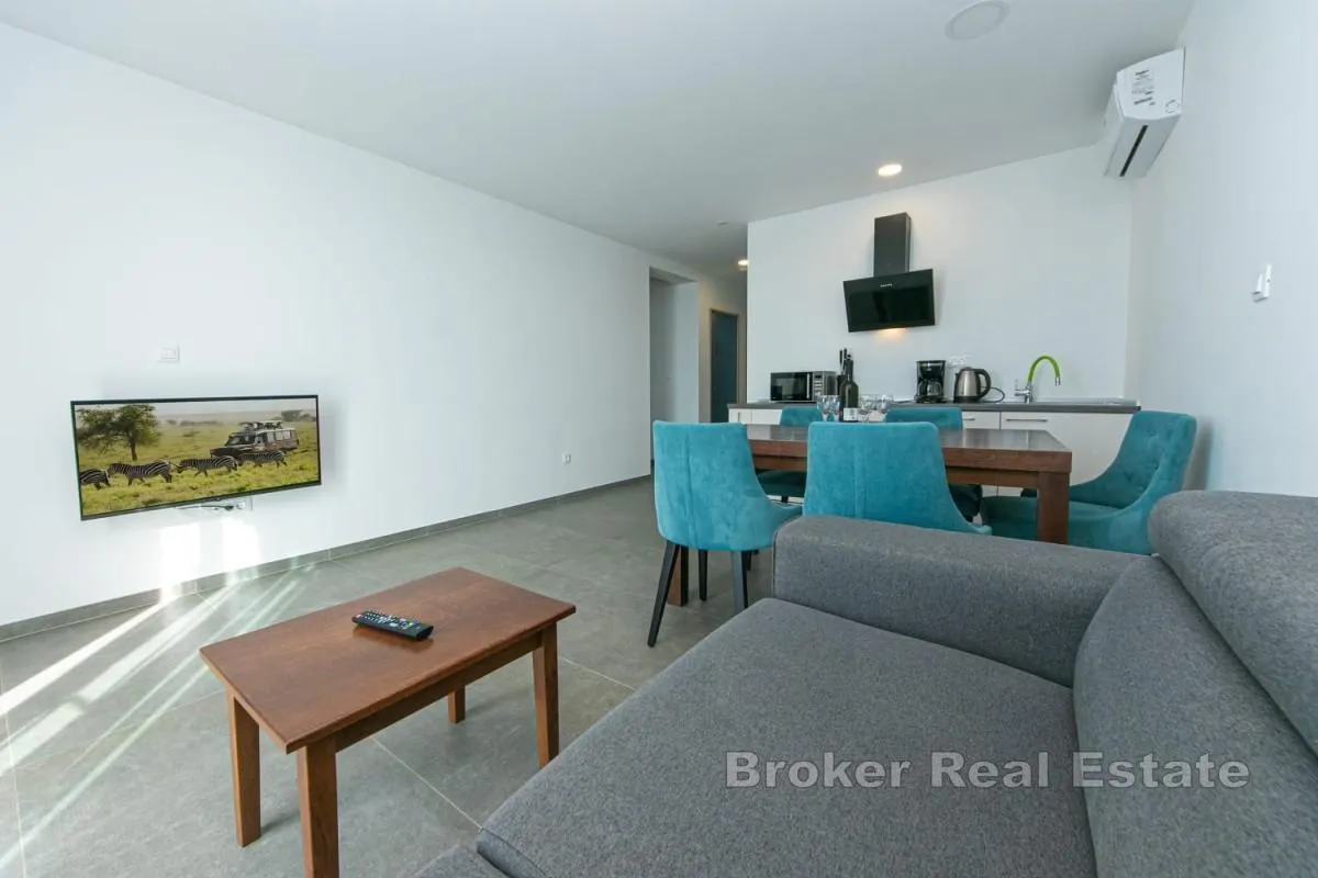 dvosoban apartman s pogledom na more - slika 3