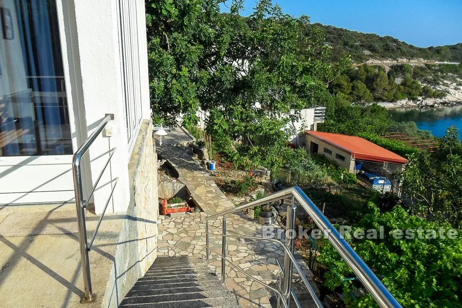 samostojeća kuća s predivnim pogledom na uvalu, na prodaju - slika 6