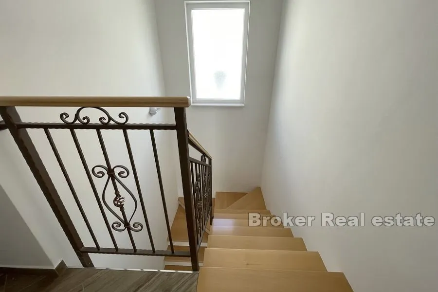 apartmanska kuća s pogledom na more - slika 10