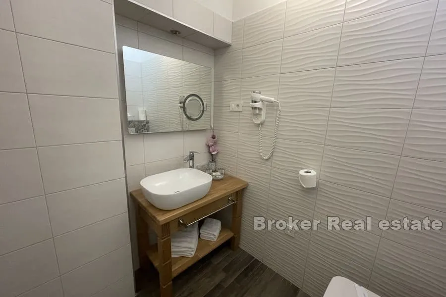 apartman s četiri jedinice - slika 9