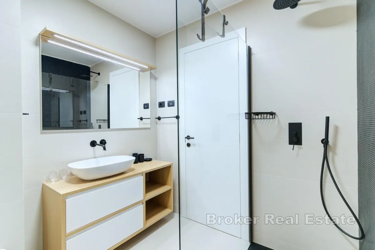 luksuzni apartman s panoramskim pogledom - slika 9