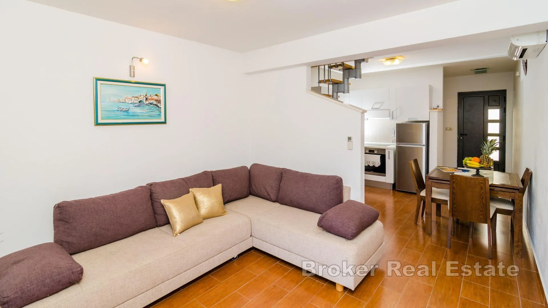 apartmanska kuća u prvom redu do mora - slika 17