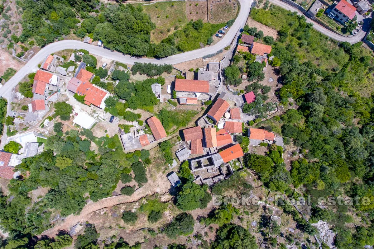 kuća u centru otoka hvara - slika 2
