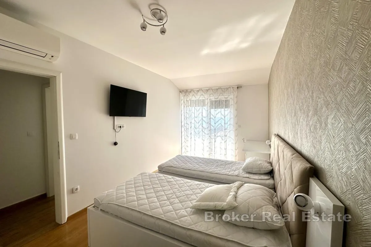 dvoetažni penthouse s pogledom na more - slika 6