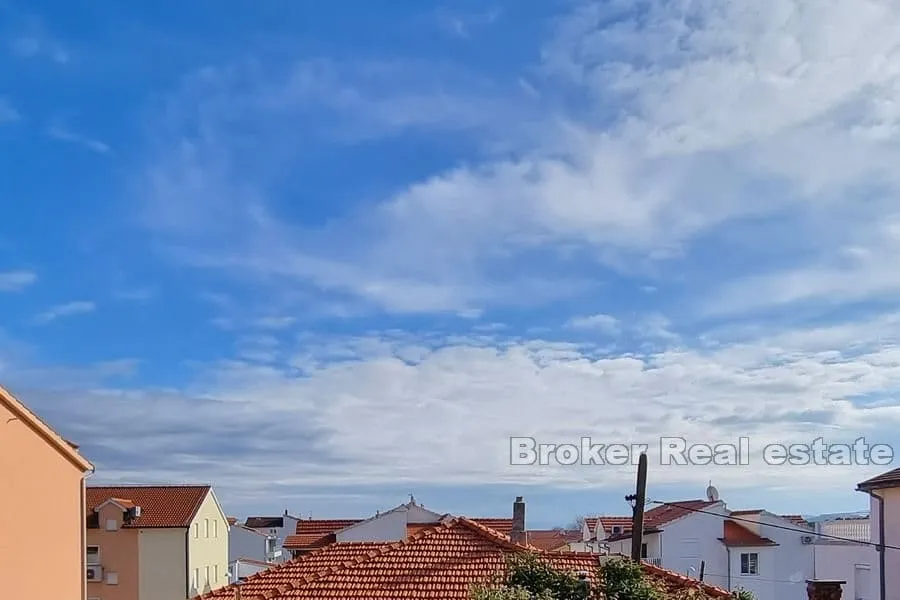 apartmanska kuća blizu plaže i centra - slika 11