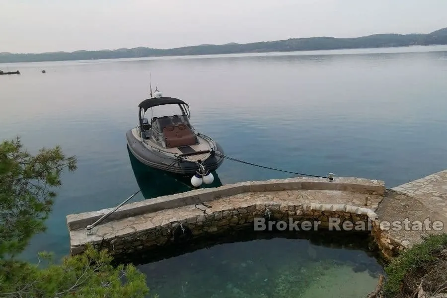 nekretnine u prvom redu do mora - slika 6