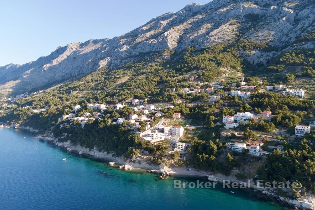 apartmanska kuća u prvom redu do mora - slika 12