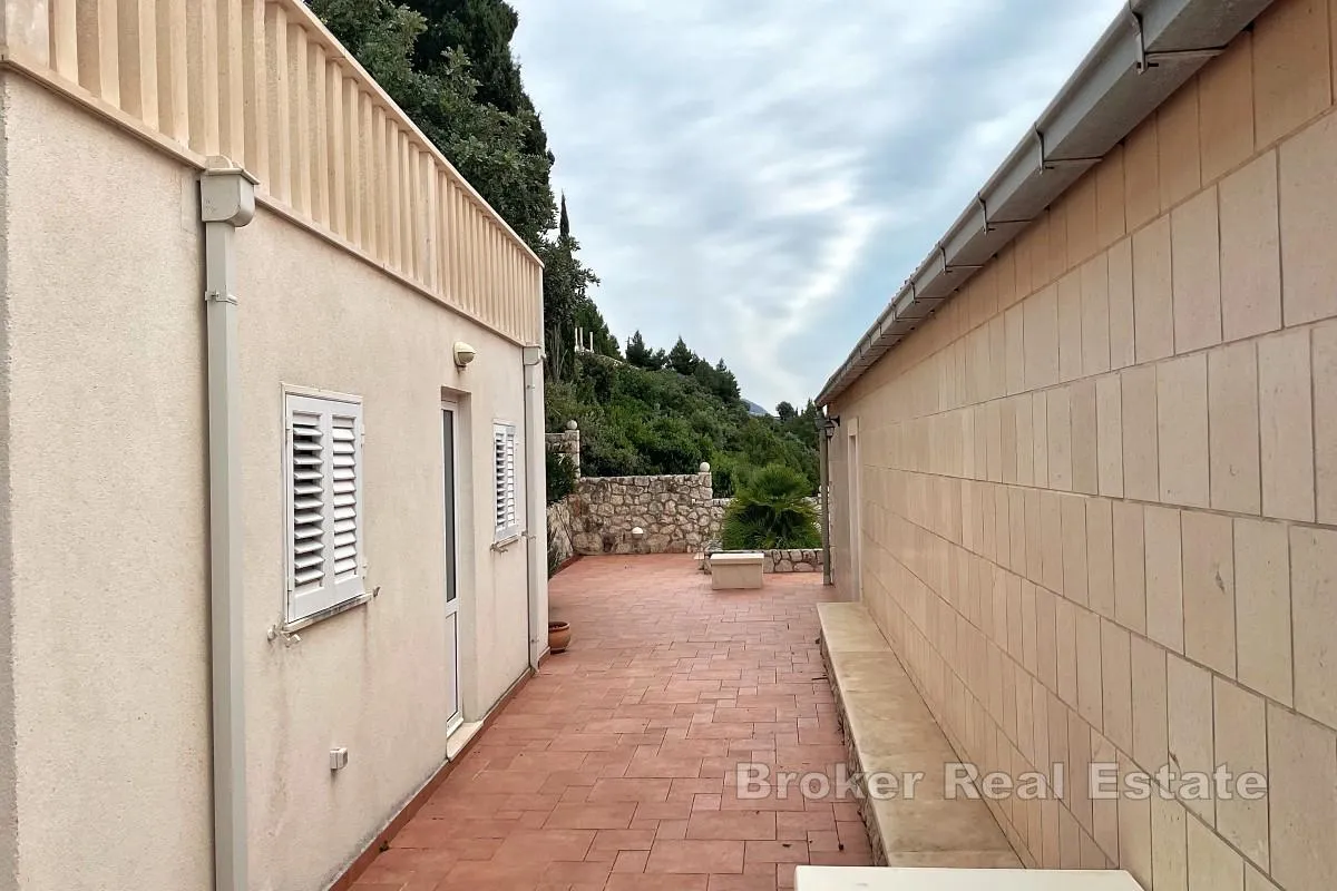 vila u prvom redu do mora - slika 11
