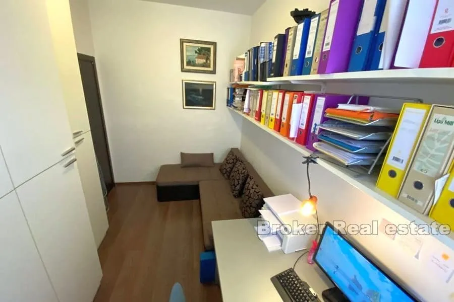 bačvice, komforan trosoban stan - slika 7