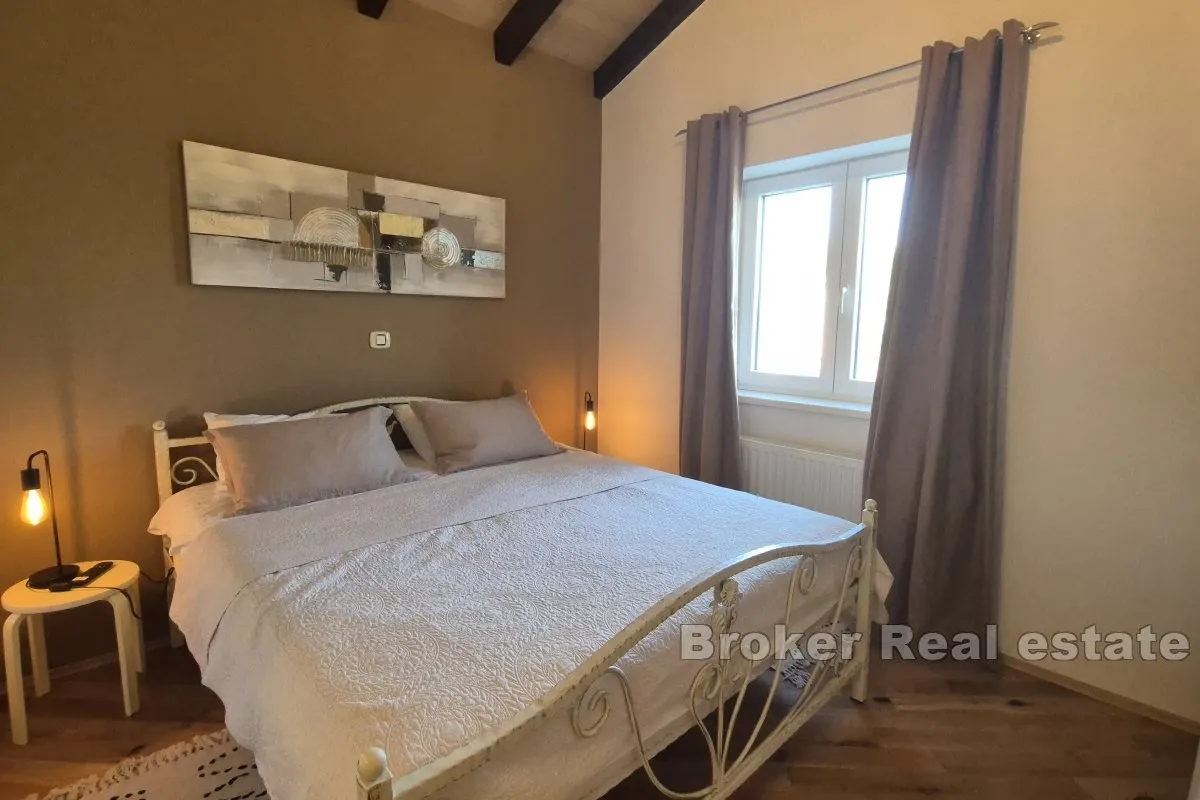 moderna vila s bazenom - slika 8