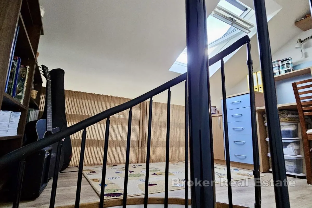 dvoetažni apartman na odličnoj lokaciji - slika 9