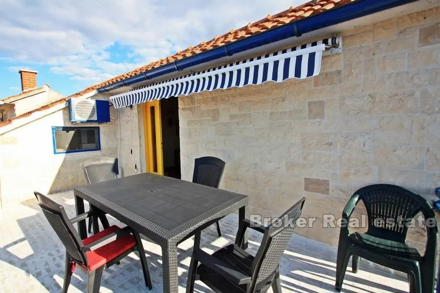 dvojna kuća s tri apartmana - slika 11