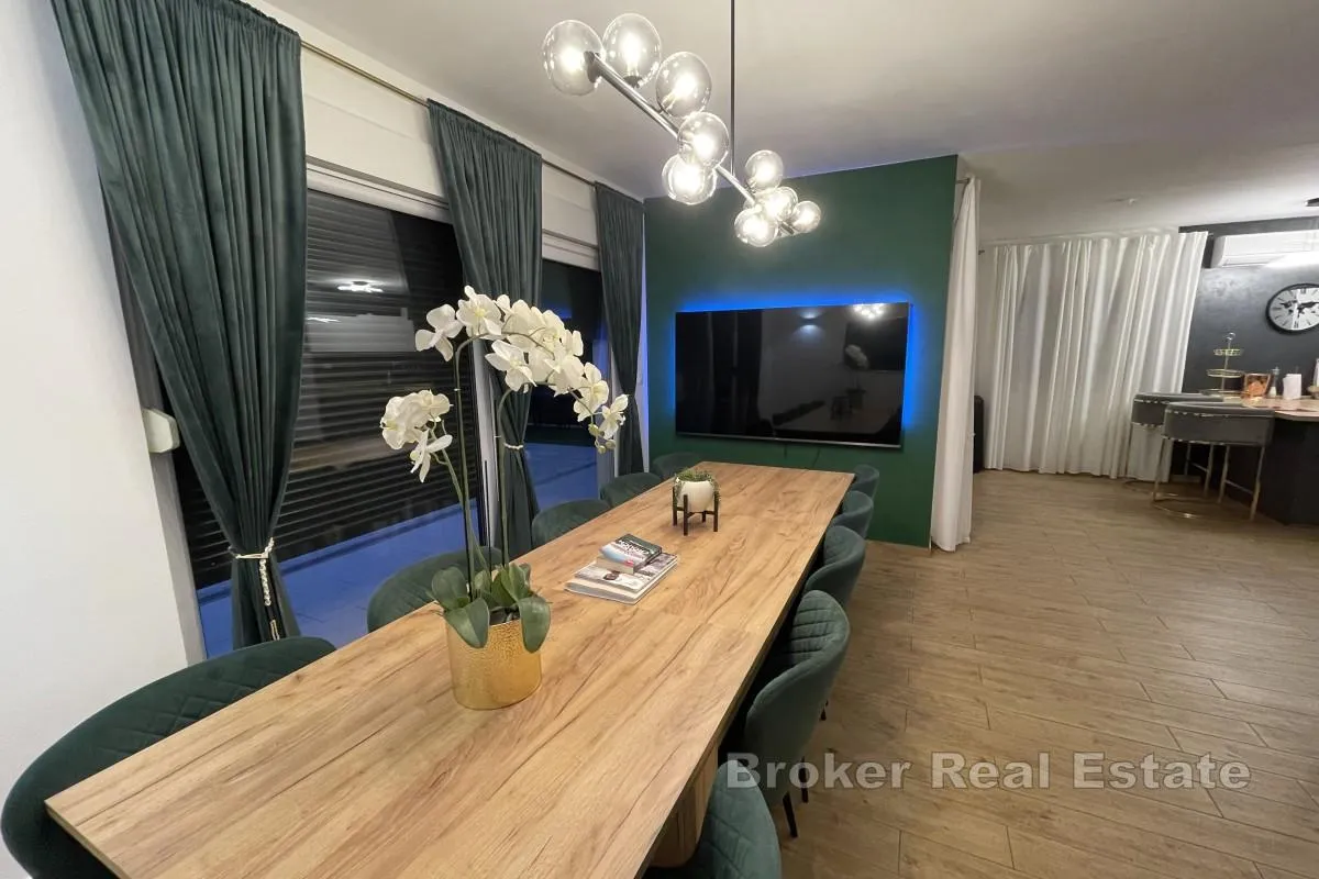 moderna vila s bazenom - slika 5