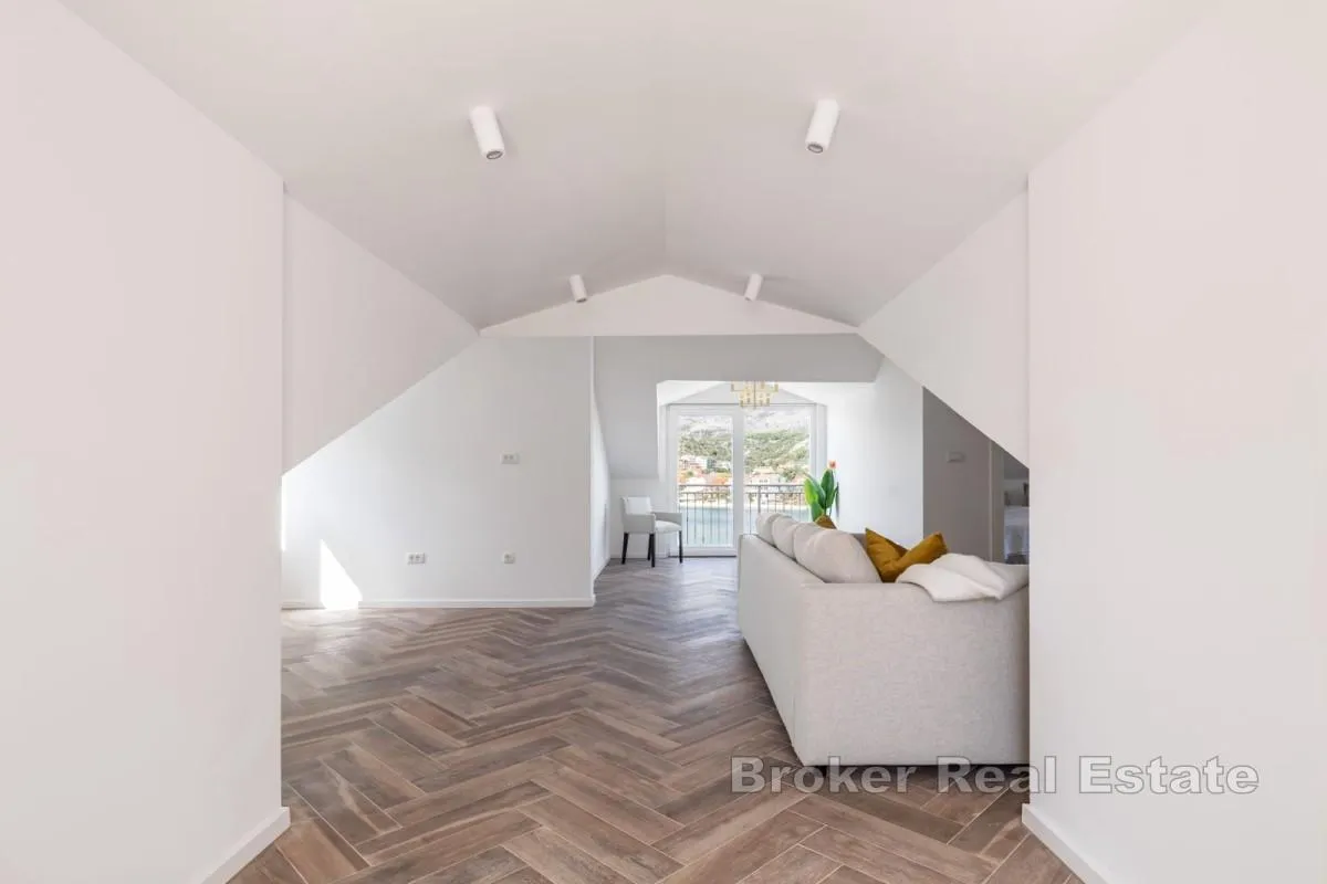 apartmanska kuća prvi red do mora - slika 11