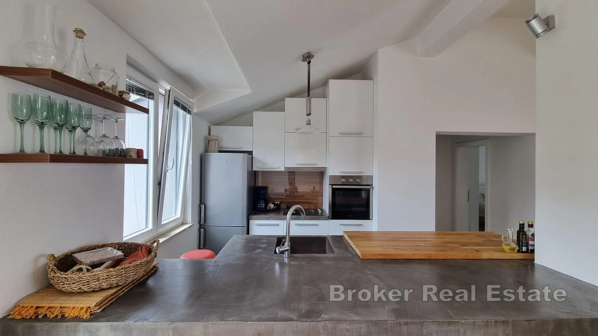 apartmanska kuća u drugom redu do mora - slika 4