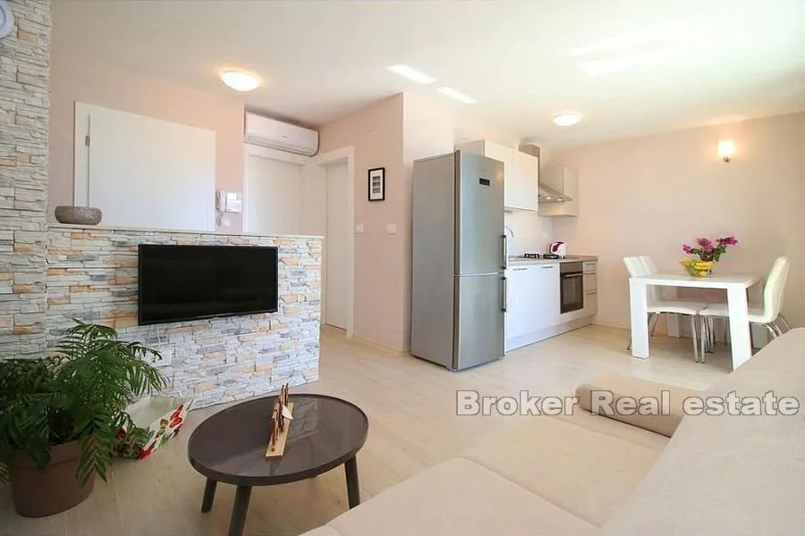 apartmanska kuća prvi red do mora - slika 3