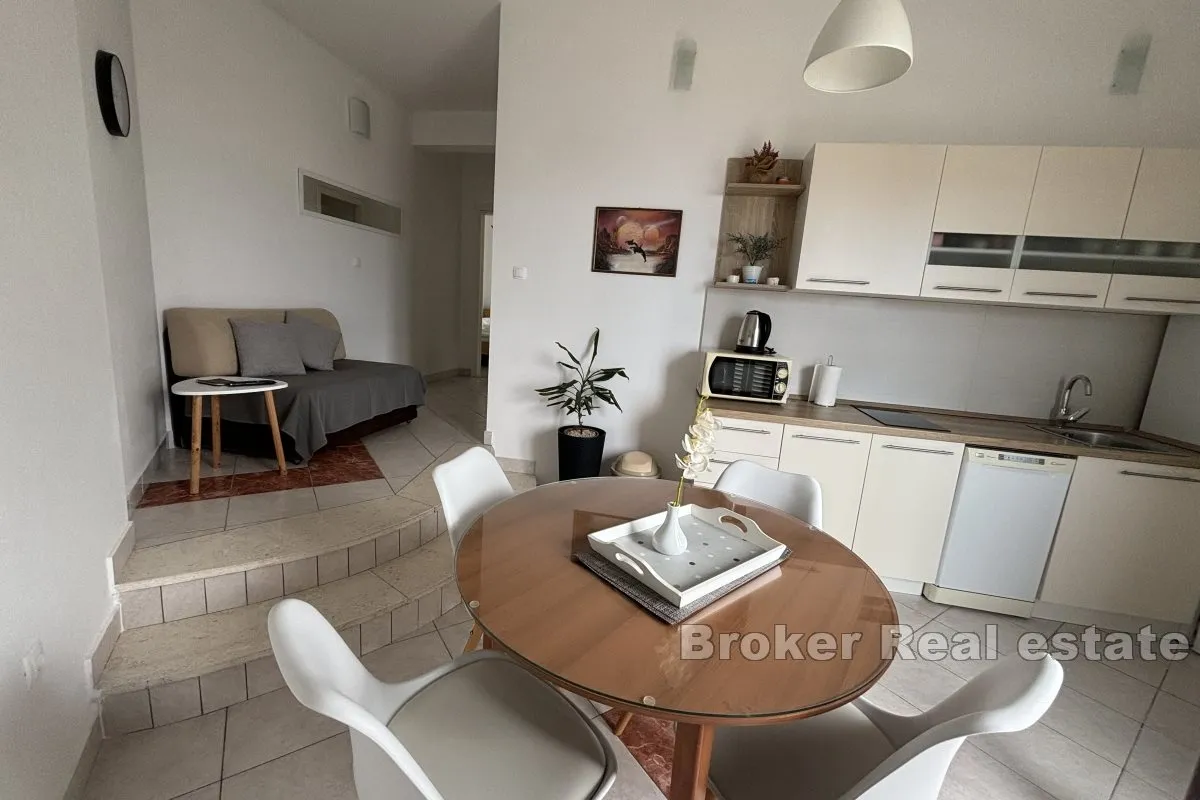 trosoban apartman s pogledom na more - slika 3