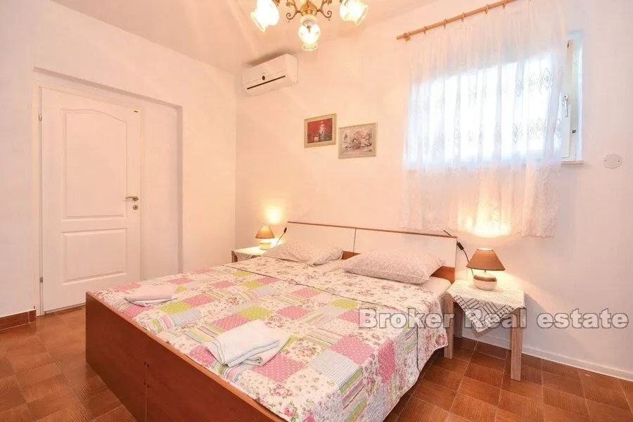 kuća prvi red do mora - slika 9