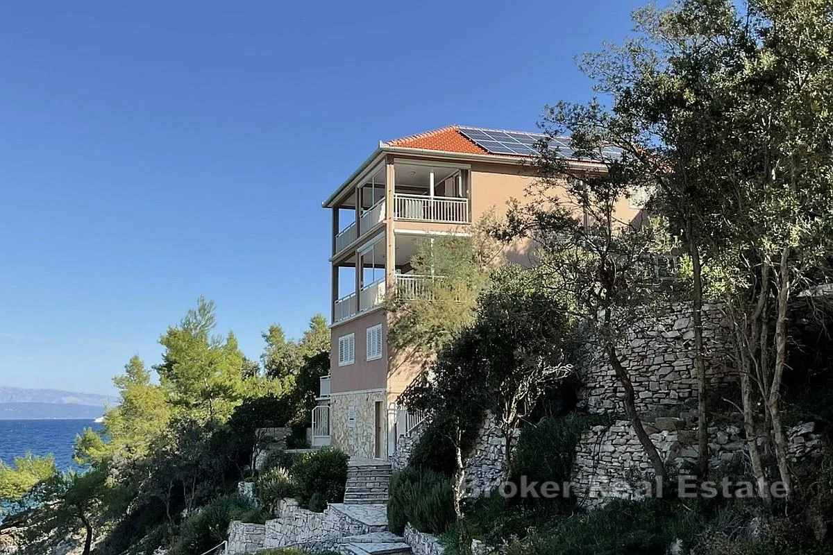 kuća prvi red do mora - slika 12