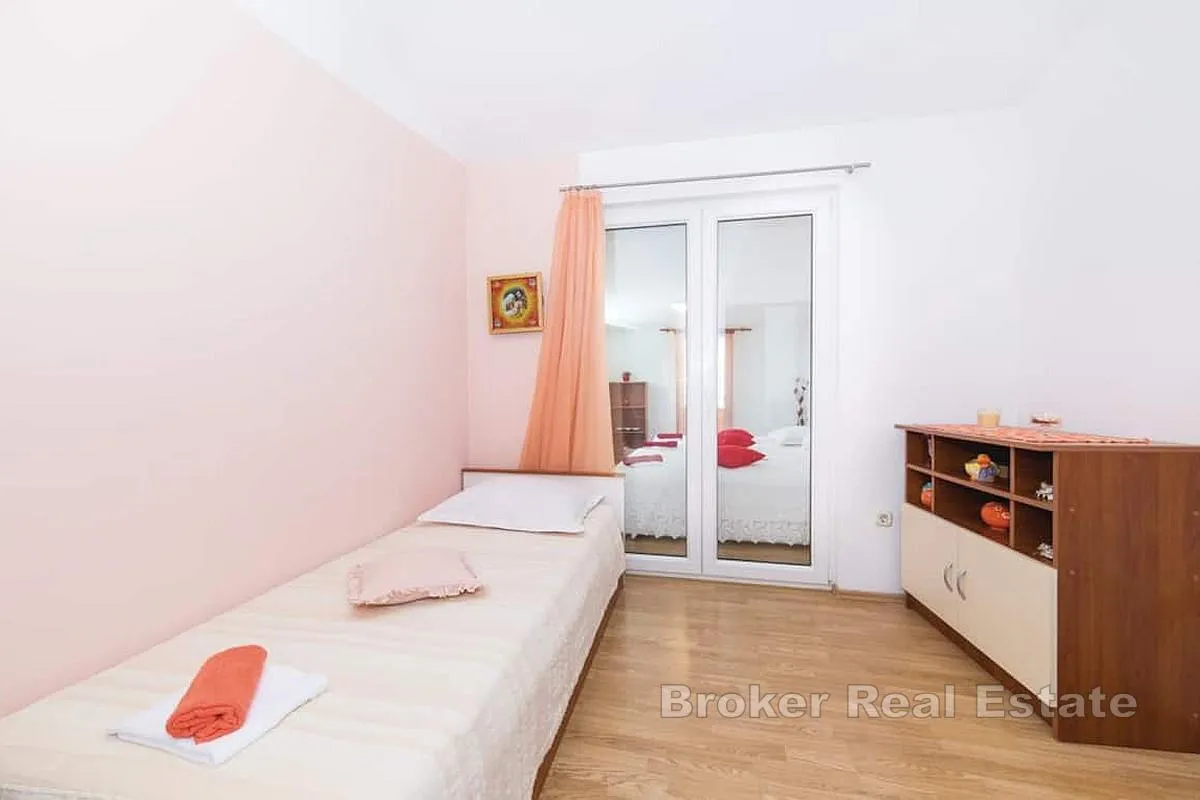 vila s bazenom - slika 12