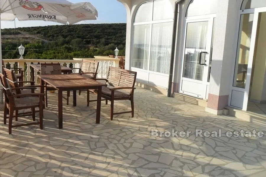 apartmanska kuća blizu mora - slika 3