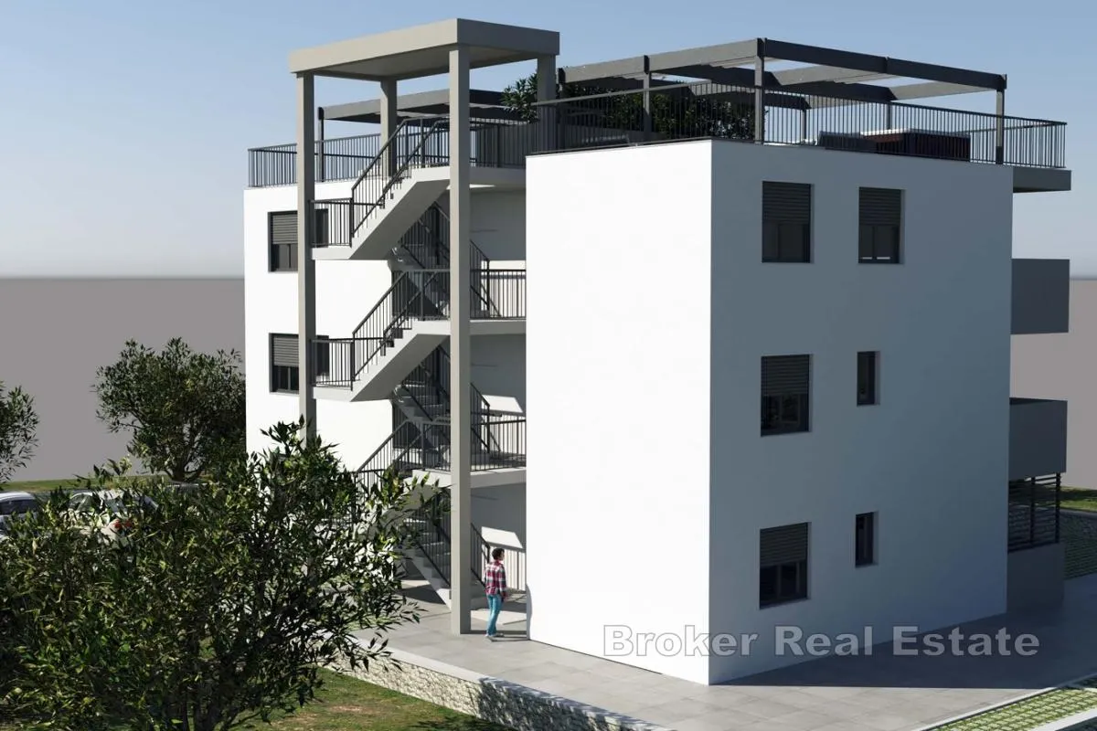 dvosoban penthouse stan s krovnom terasom i pogledom na more - slika 7