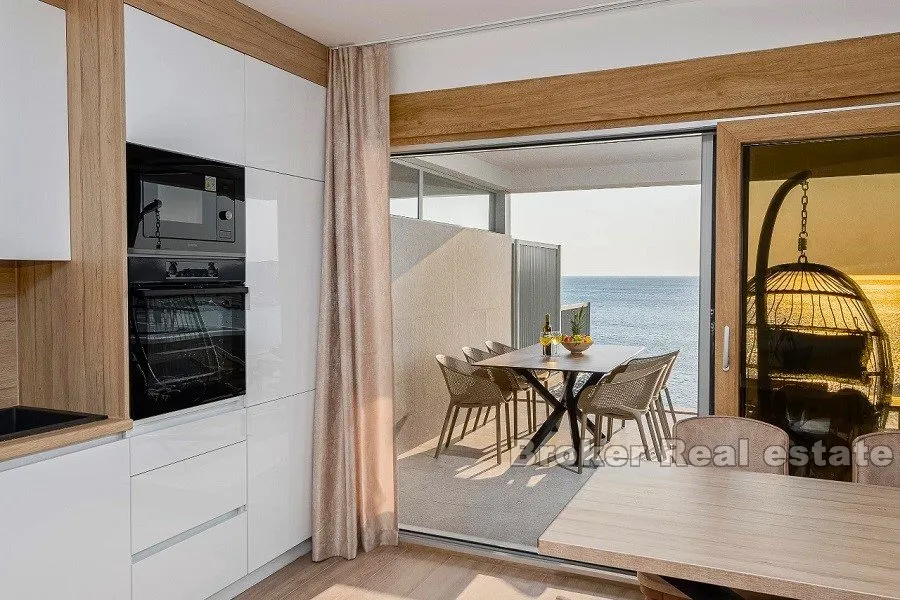 moderan apartman prvi red do mora - slika 7