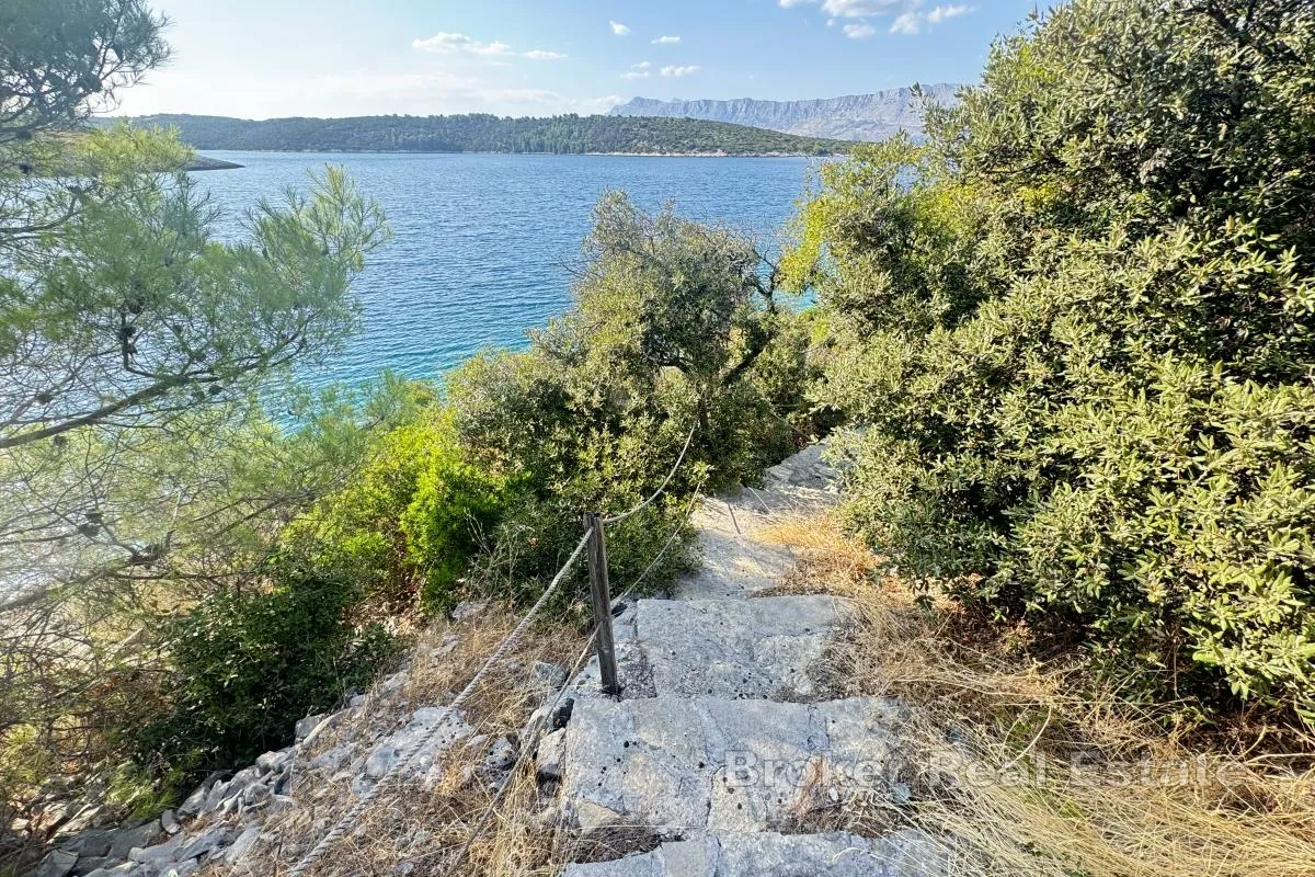 kuća na atraktivnoj parceli, prvi red do mora - slika 8