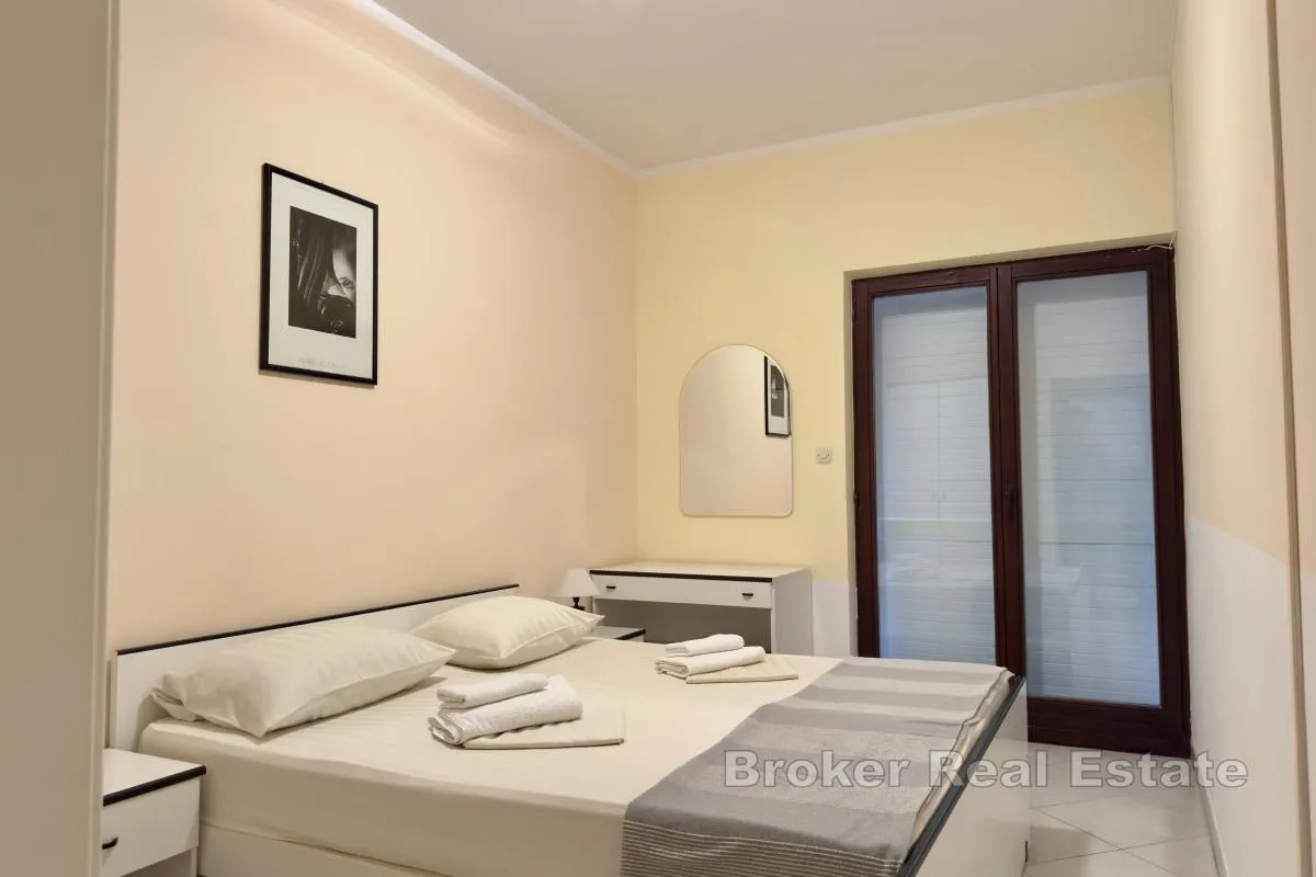 apartmanska kuća u prvom redu do mora - slika 7