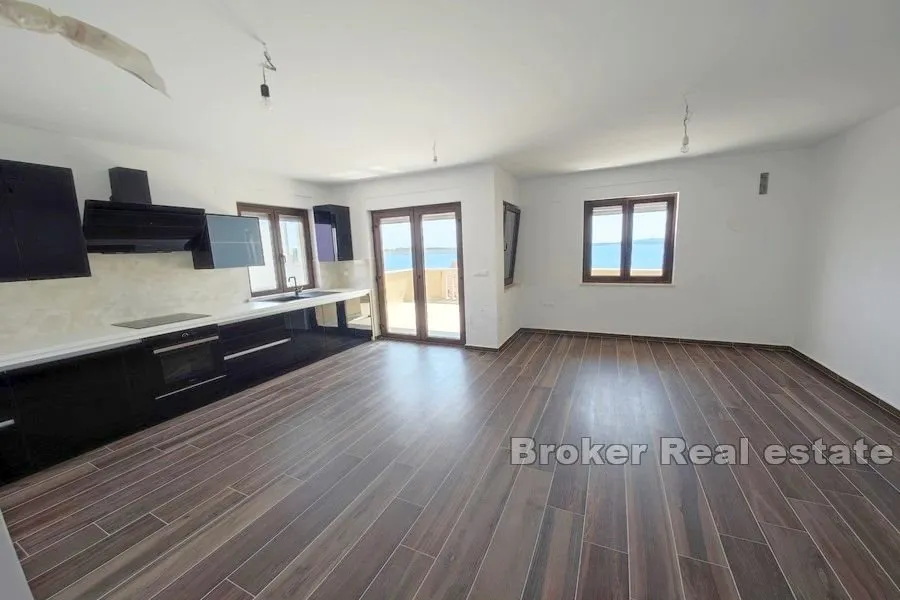 apartman prvi red uz more - slika 12
