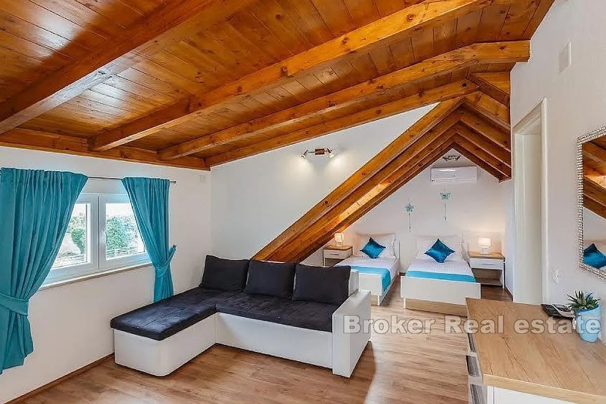 prekrasna vila, za najam - slika 5