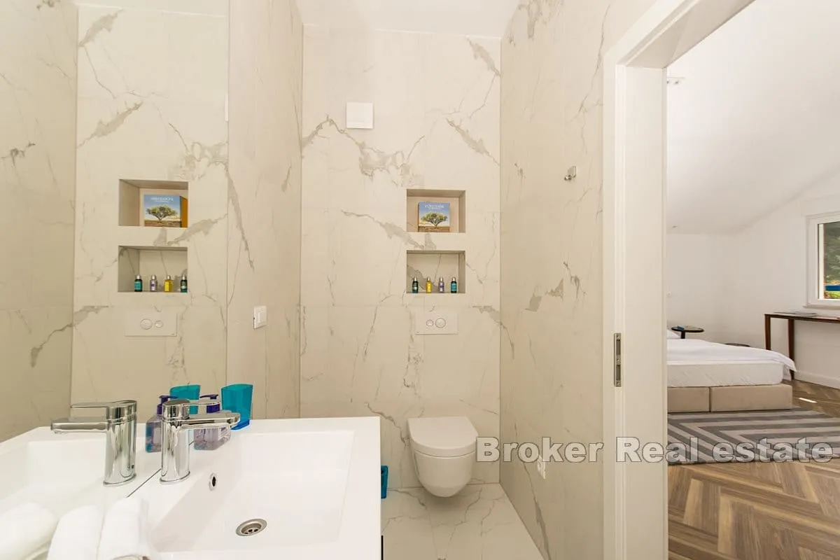 luksuzan penthouse s pogledom na more - slika 15