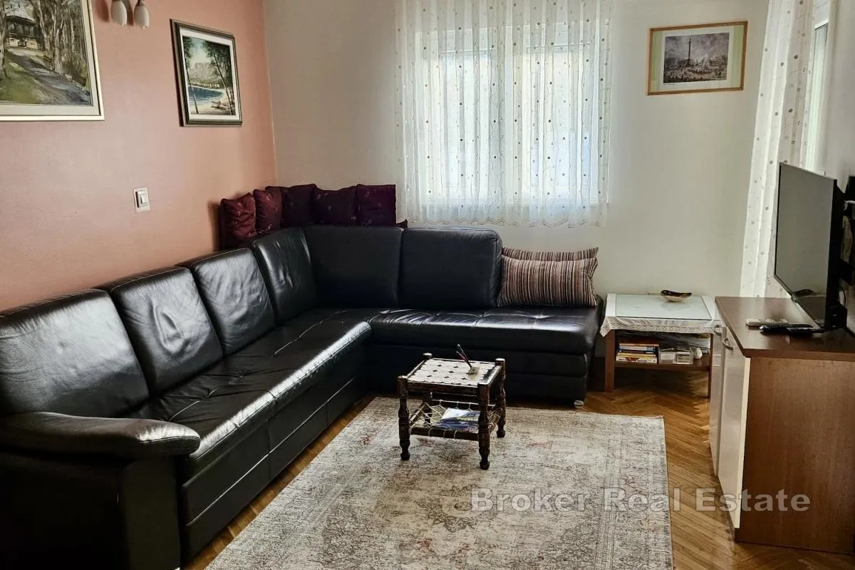 Dvoetažni apartman na odličnoj lokaciji - Makarska