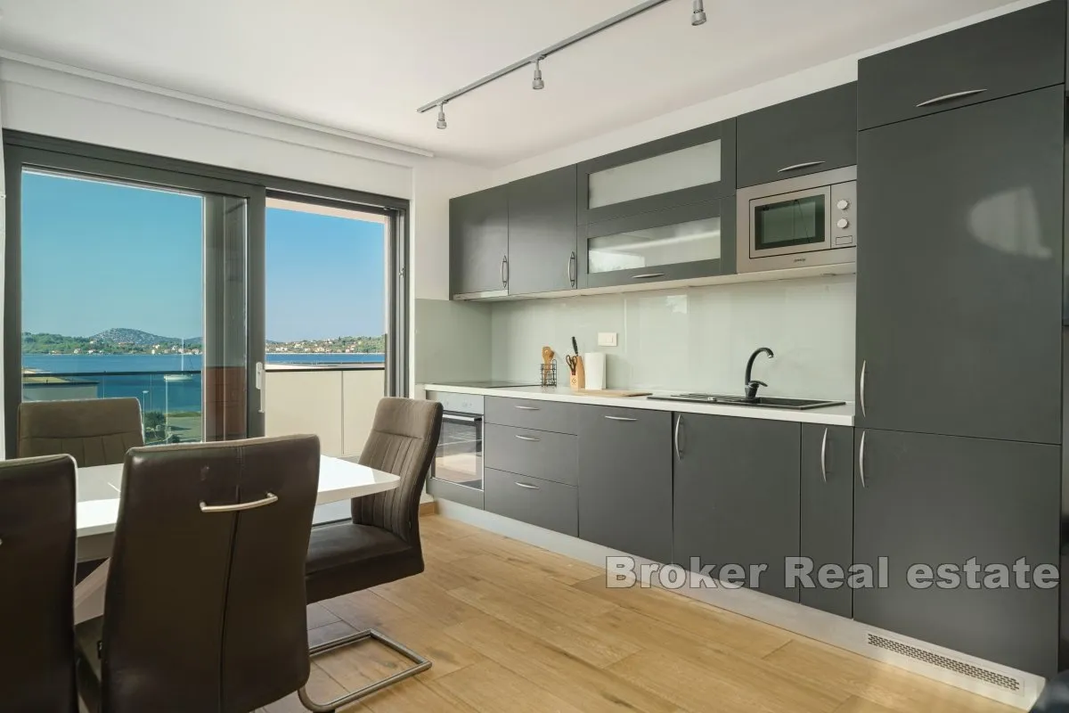 penthouse s pogledom na more - slika 6