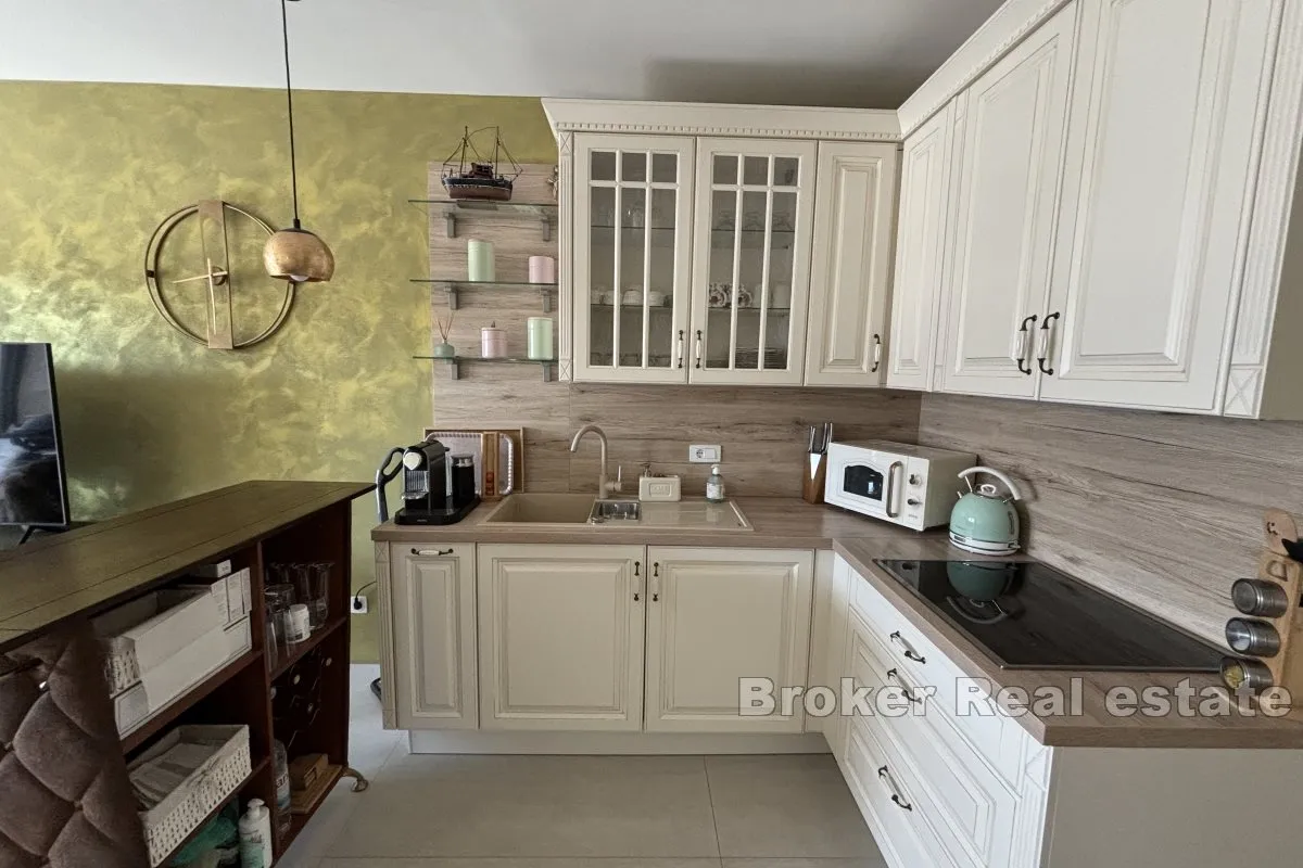 moderan apartman s djelomičnim pogledom na more - slika 6