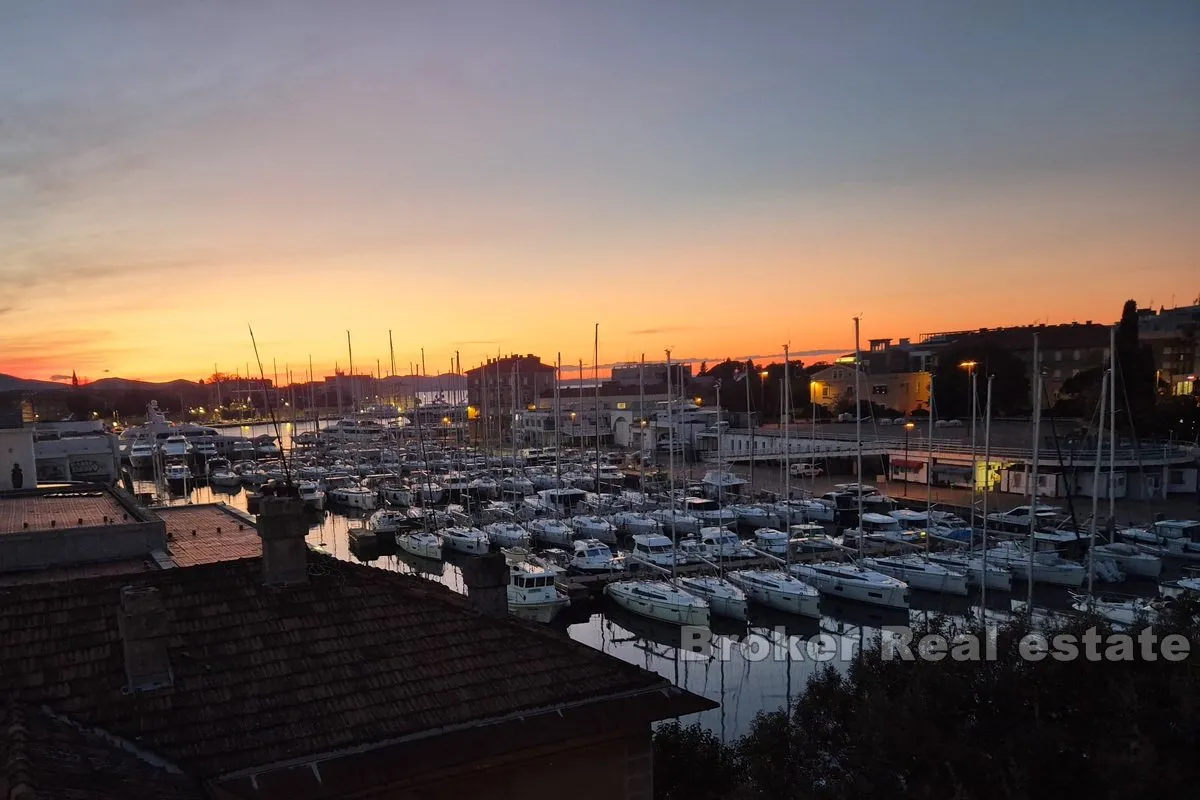 Dvosoban stan s prekrasnim pogledom na more - Zadar
