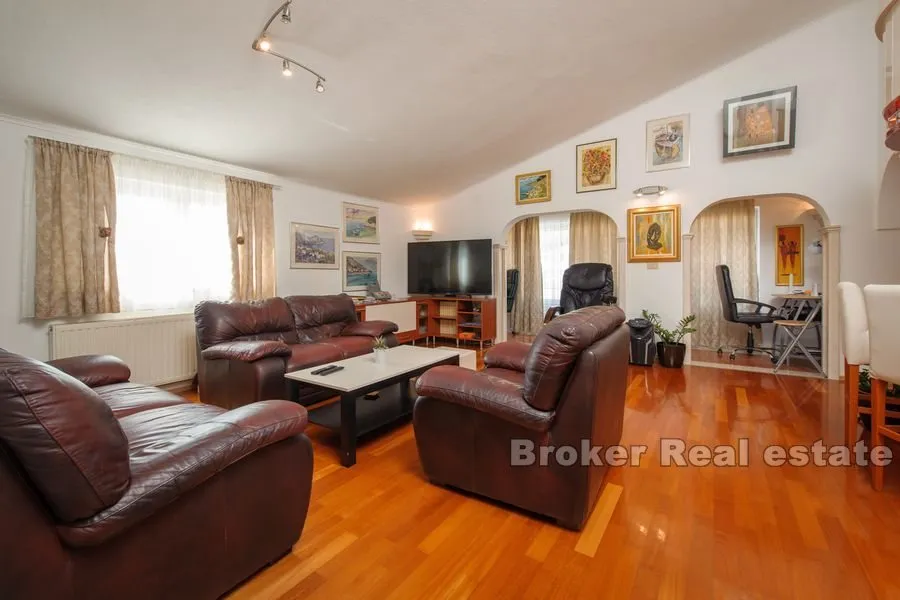 drvenik, apartmanska kuća s pogledom na more - slika 9
