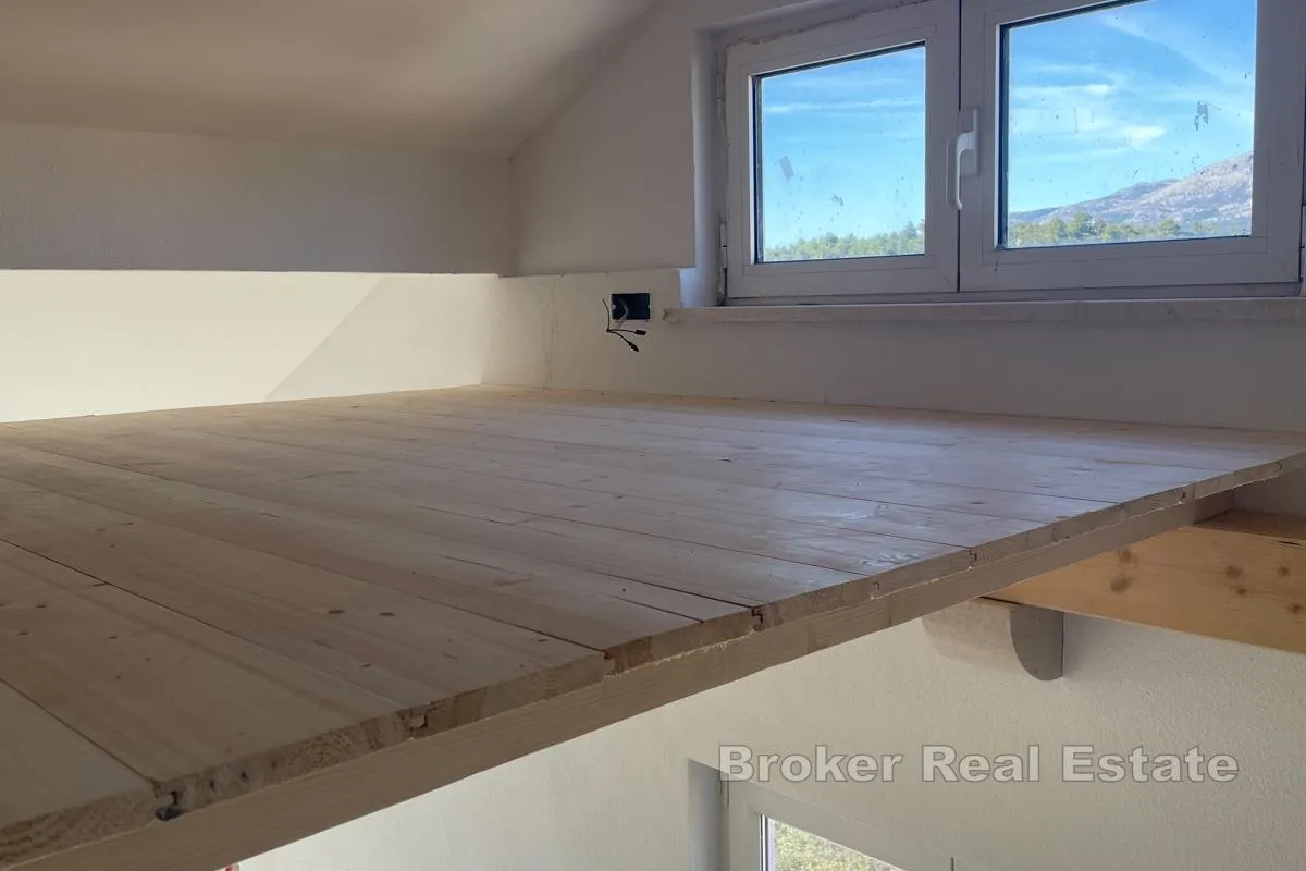 dvoetažni apartman s pogledom na more, na atraktivnoj lokaciji - slika 9
