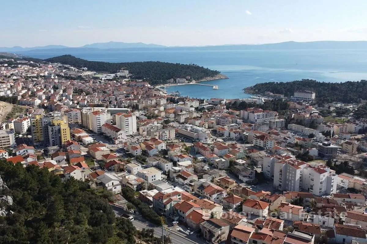 trosoban stan u centru - slika 9